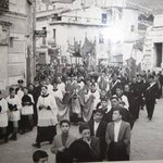 Piazza Carmine,processione dal Ponte S.Lucia verso ruderi Cotonificio,anni 60
